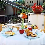 Angedras فندق ألغيرو
